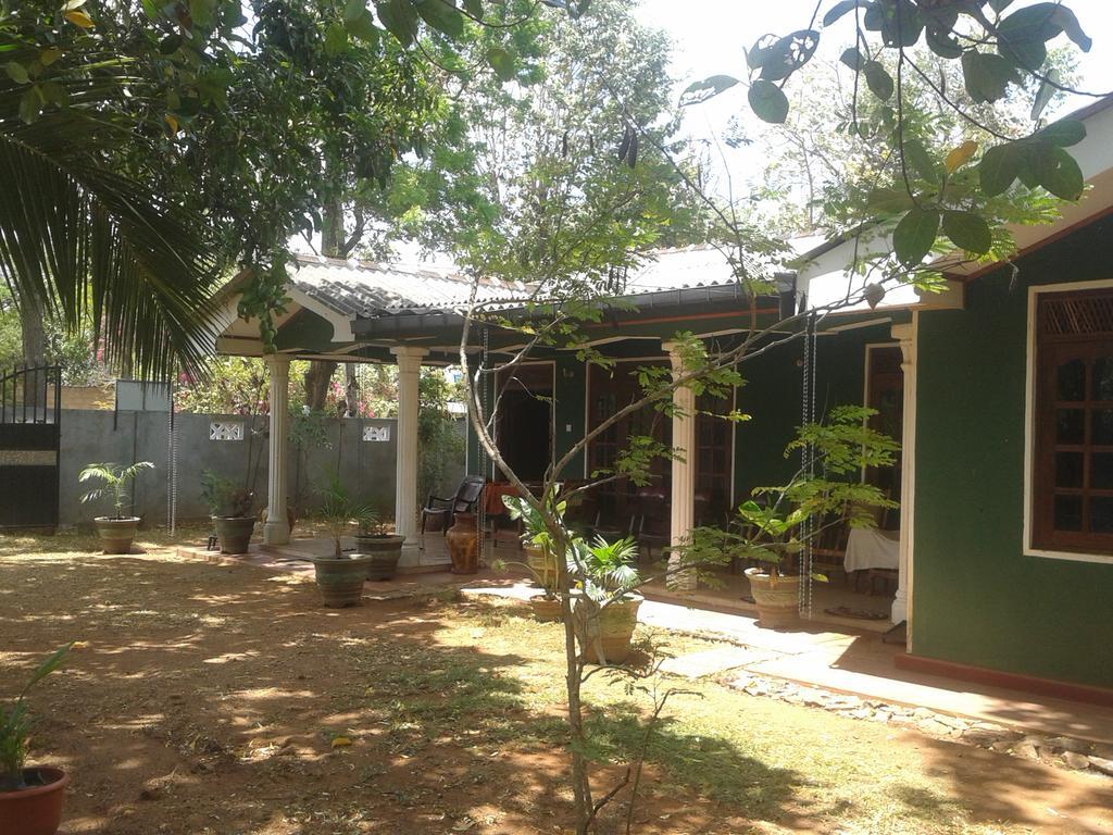 Elephant Safari Lodge Sigiriya Junction Хабарана Екстер'єр фото